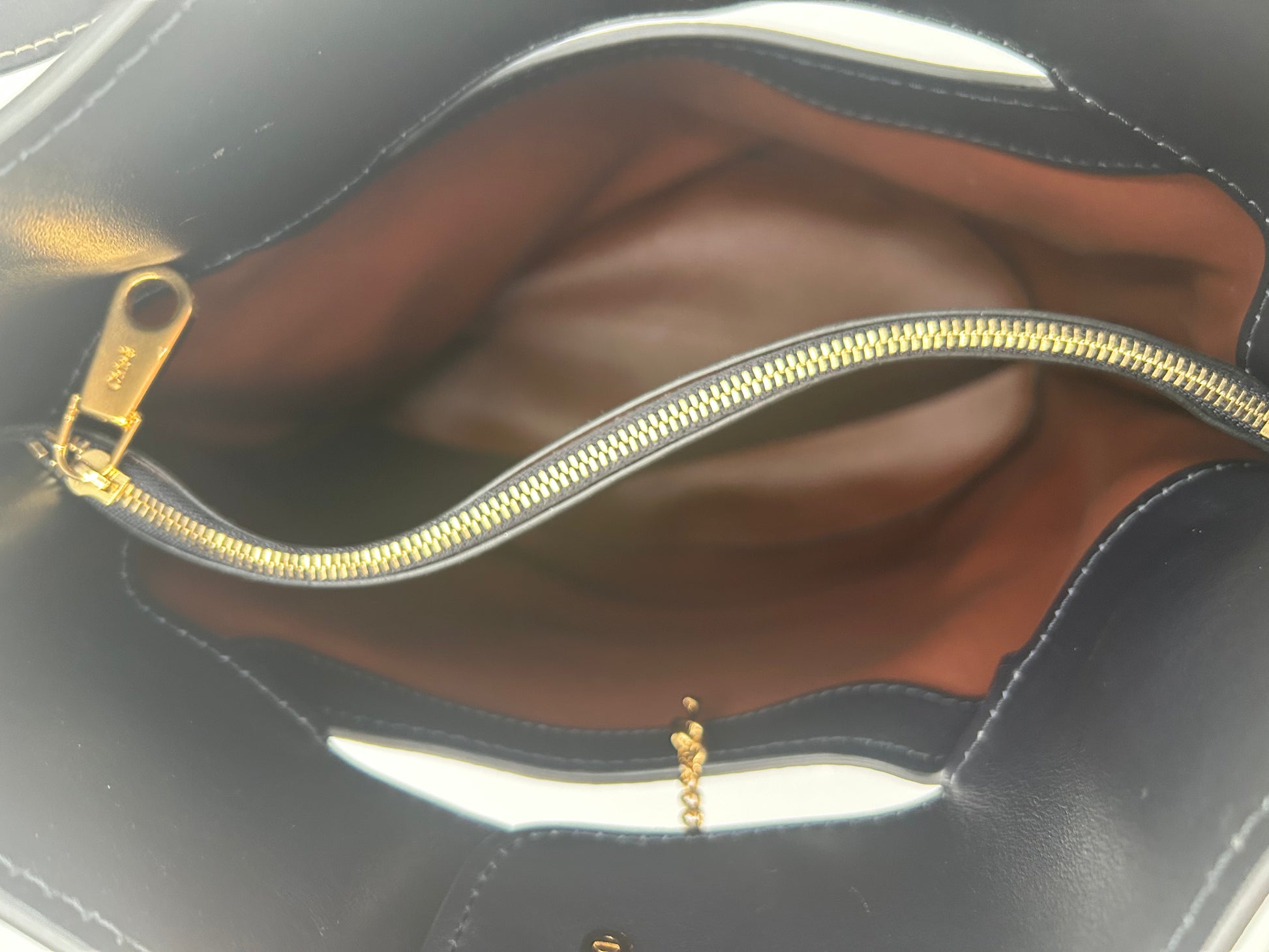 Chloe Aby Bucket