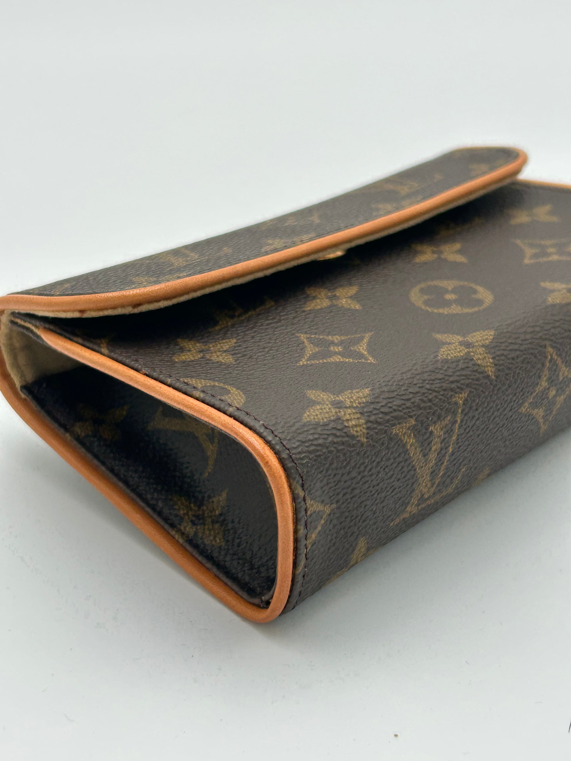 LV Pochette Florentine