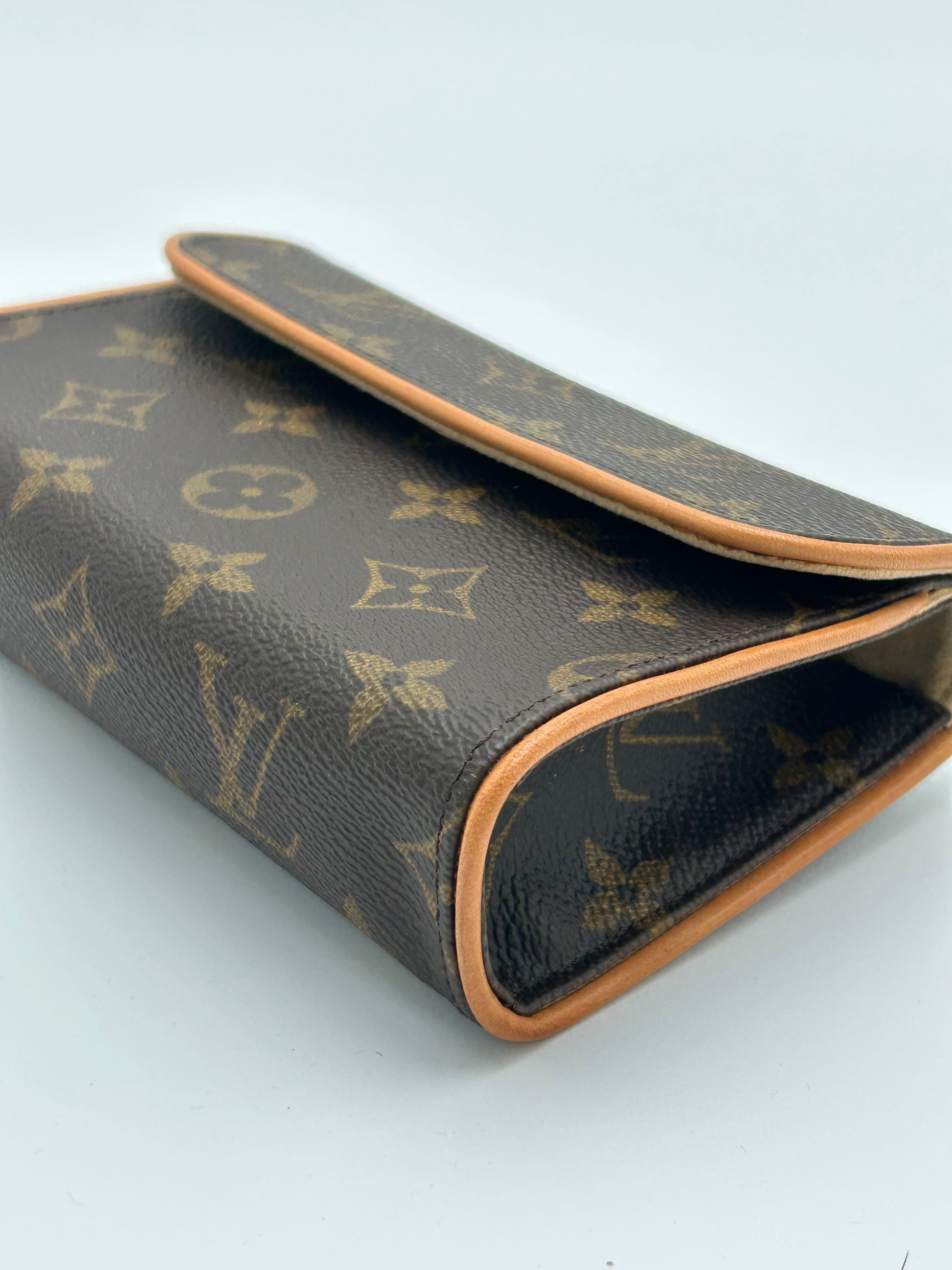 LV Pochette Florentine