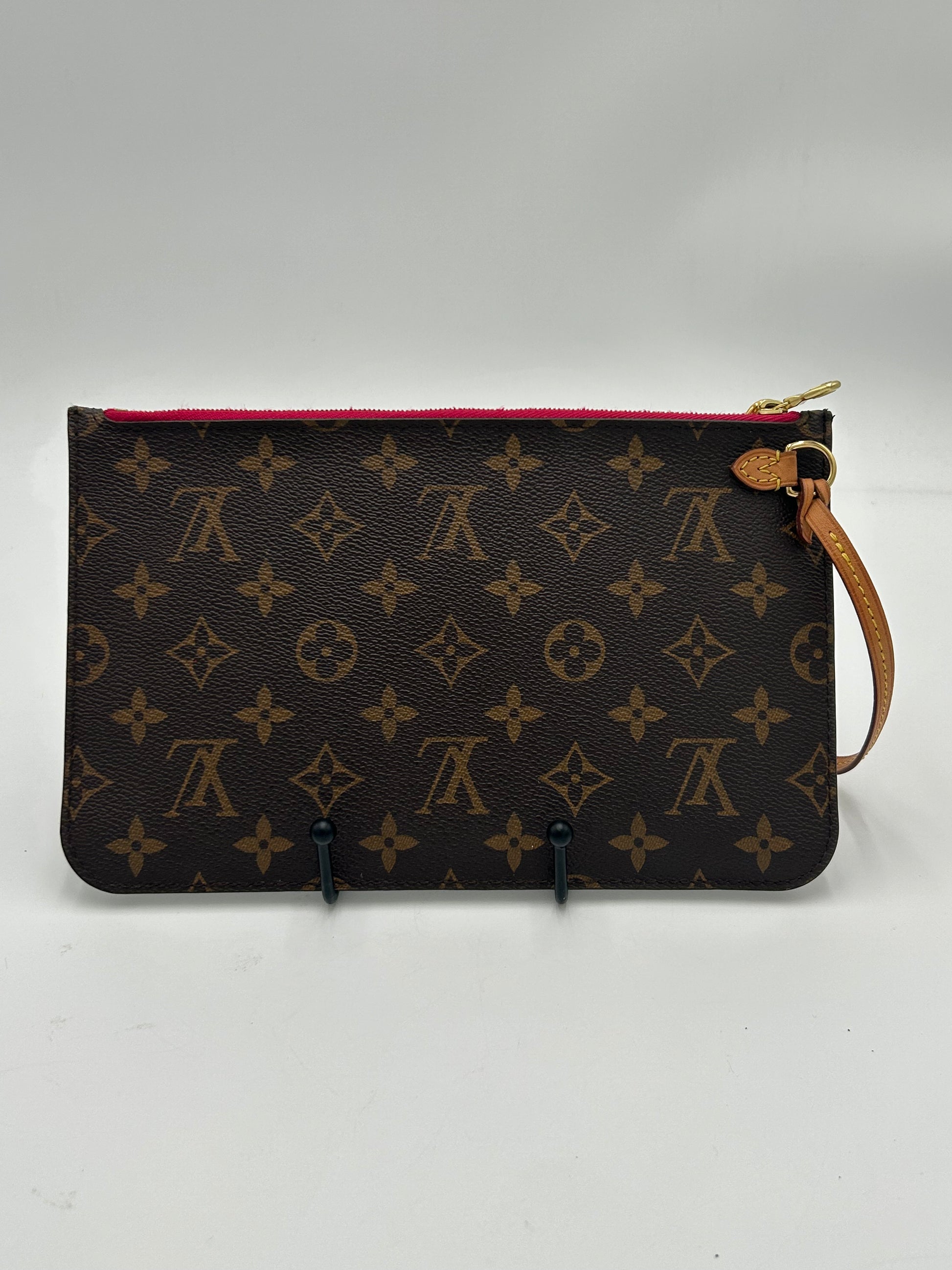 LV Pouch