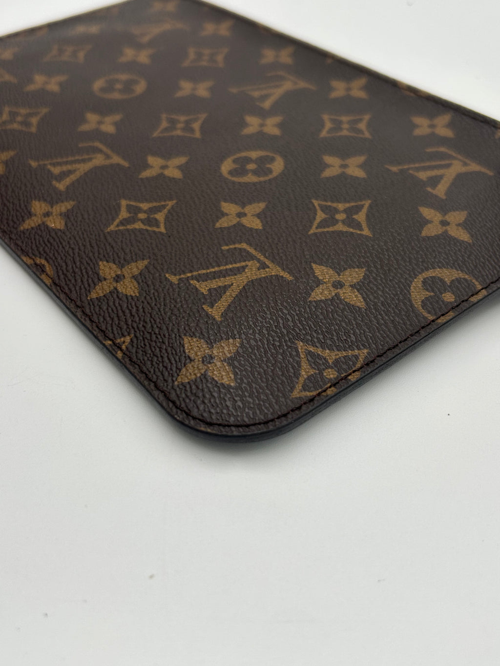 LV Pouch