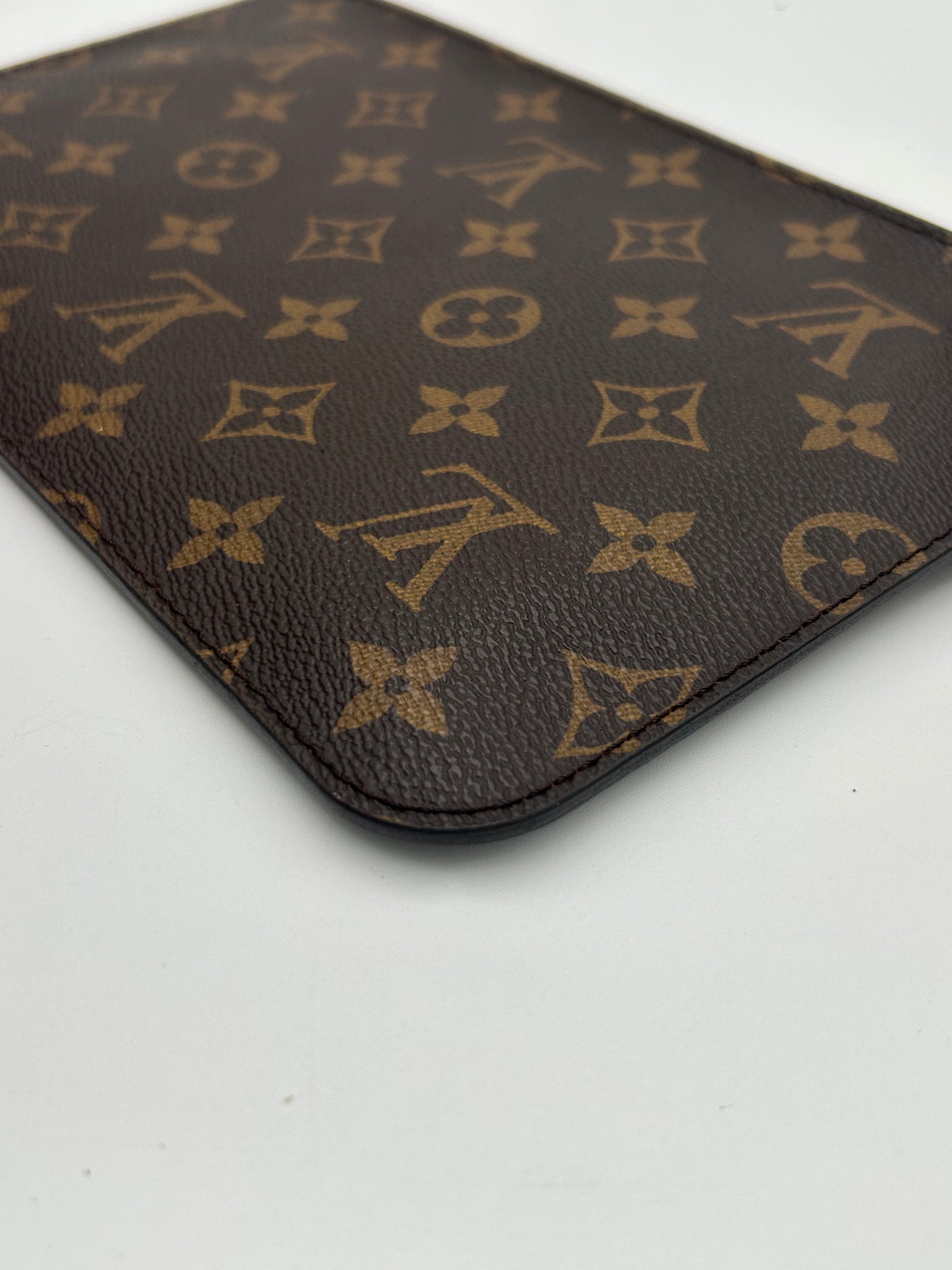 LV Pouch