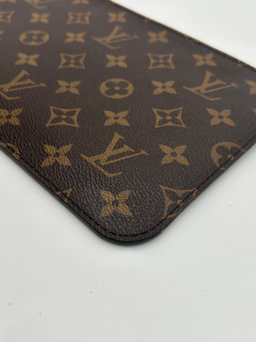 LV Pouch