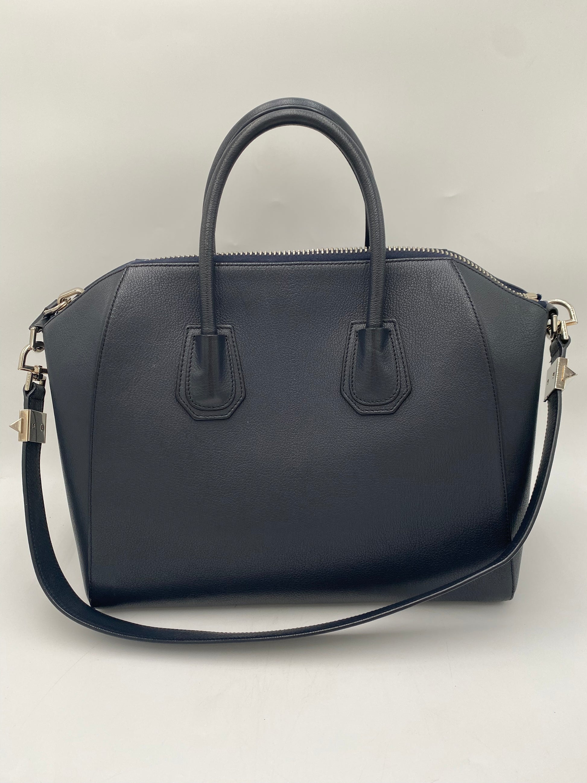 Givenchy Antigona Medium
