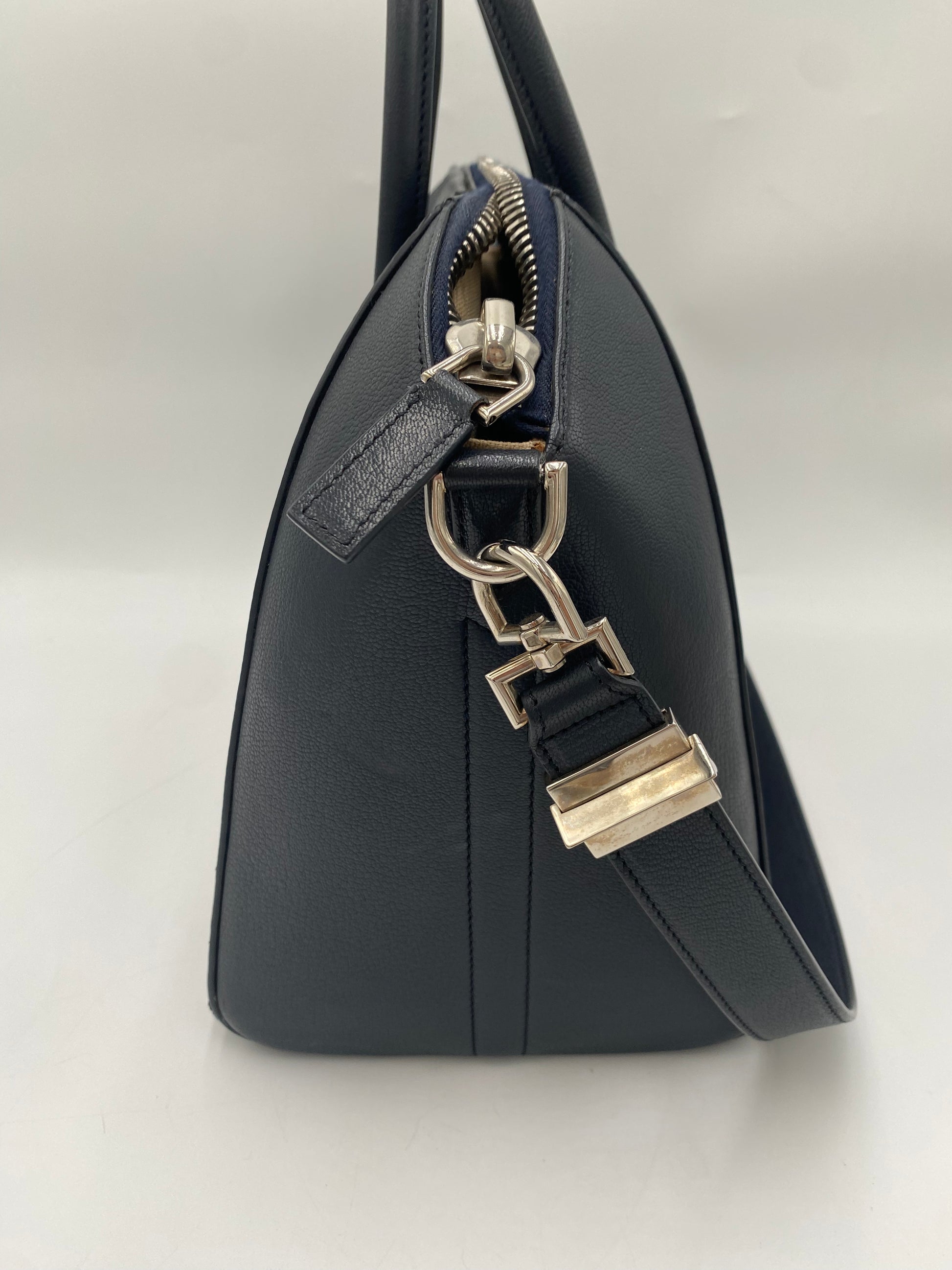 Givenchy Antigona Medium