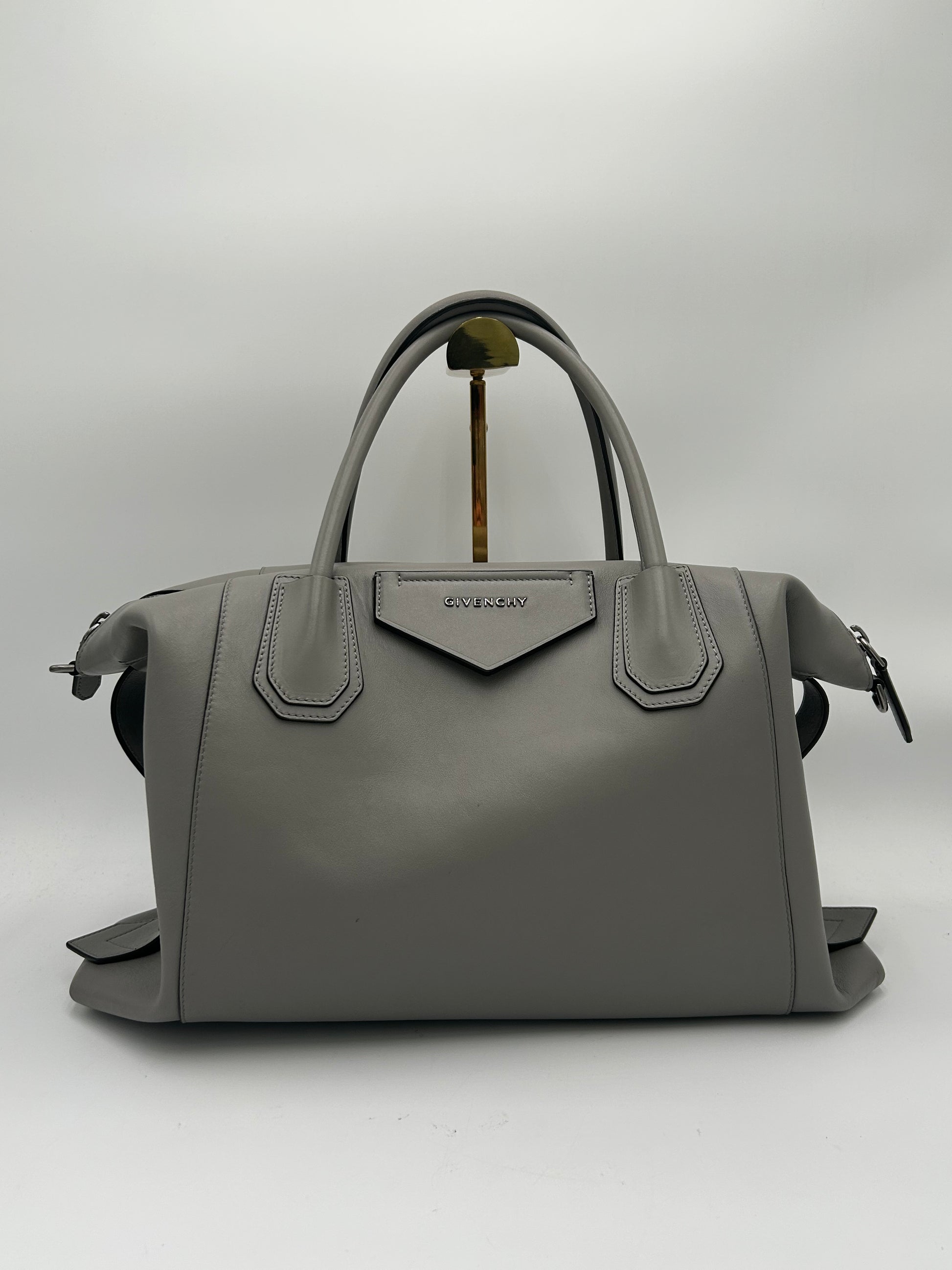 Givenchy Soft Antigona