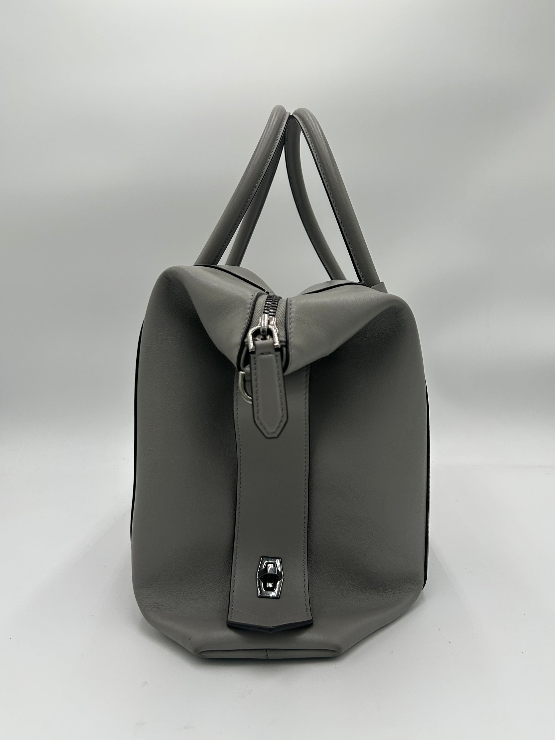 Givenchy Soft Antigona