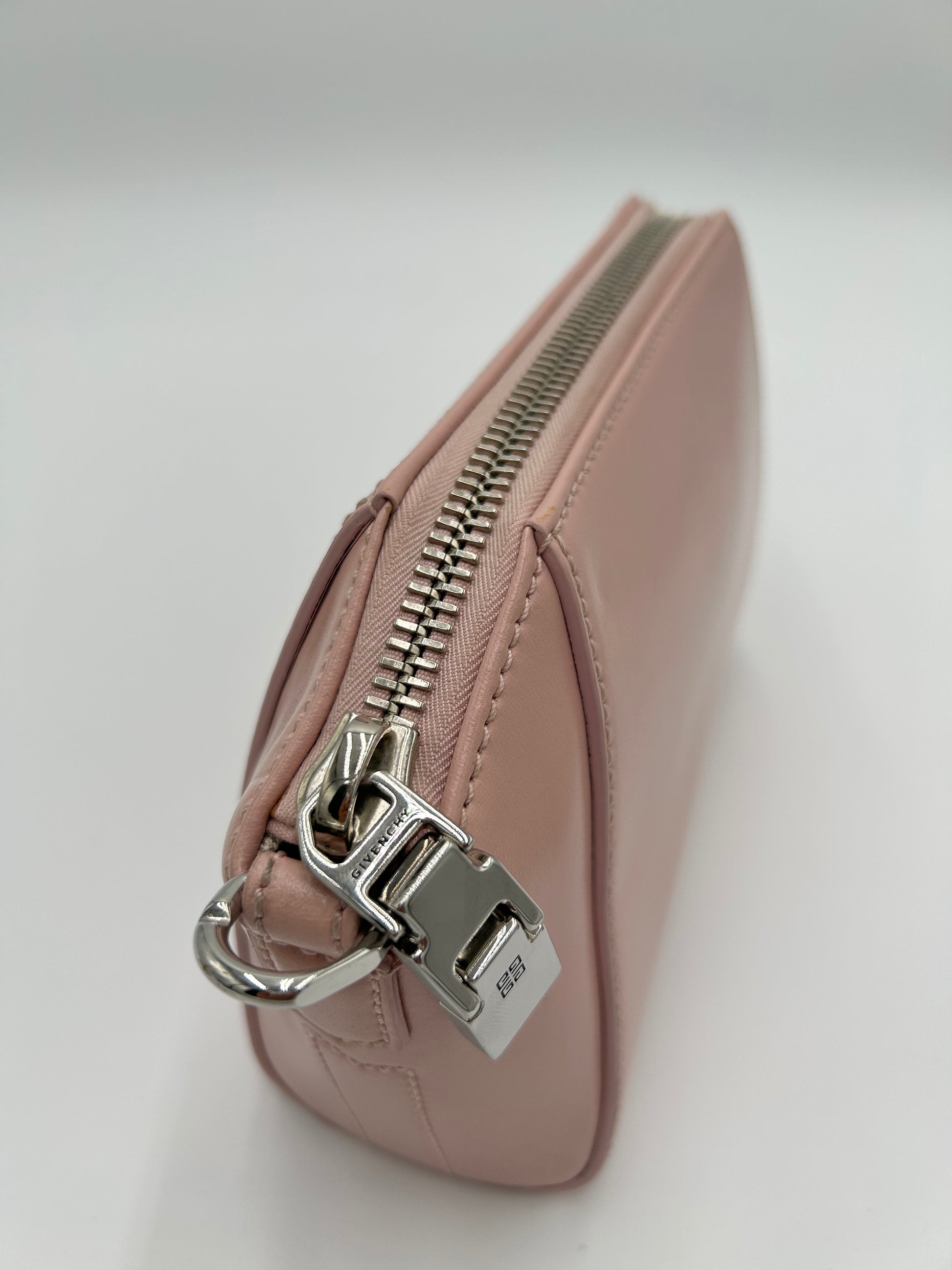 Givenchy Nano Antigona