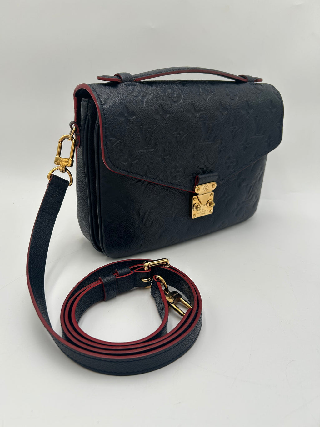 Louis Vuitton Pochette Metis