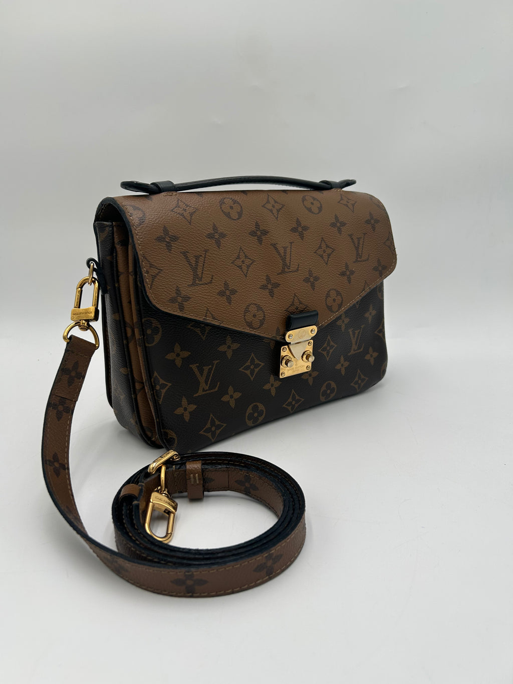 Louis Vuitton Pochette Metis