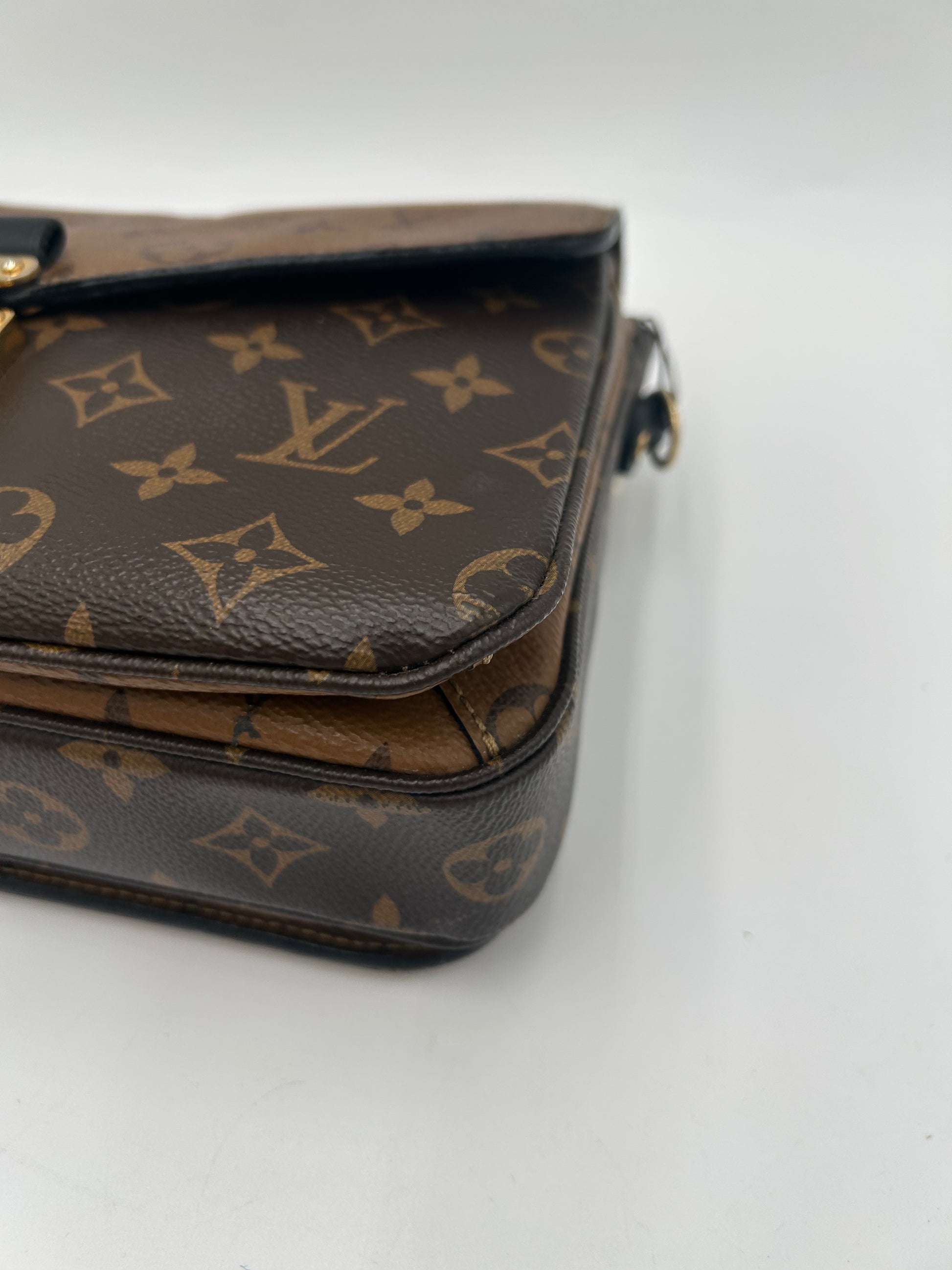 Louis Vuitton Pochette Metis