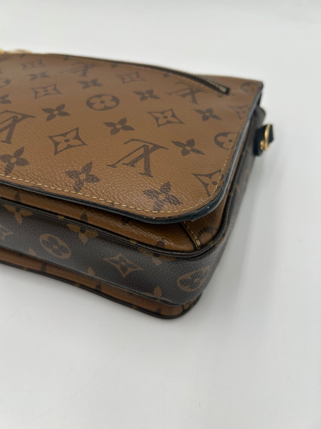 Louis Vuitton Pochette Metis