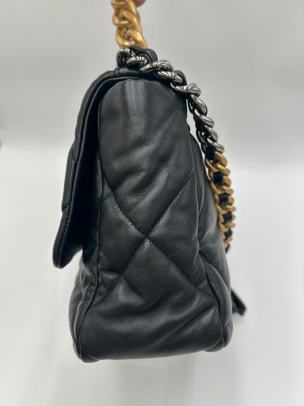 Chanel 19 Large