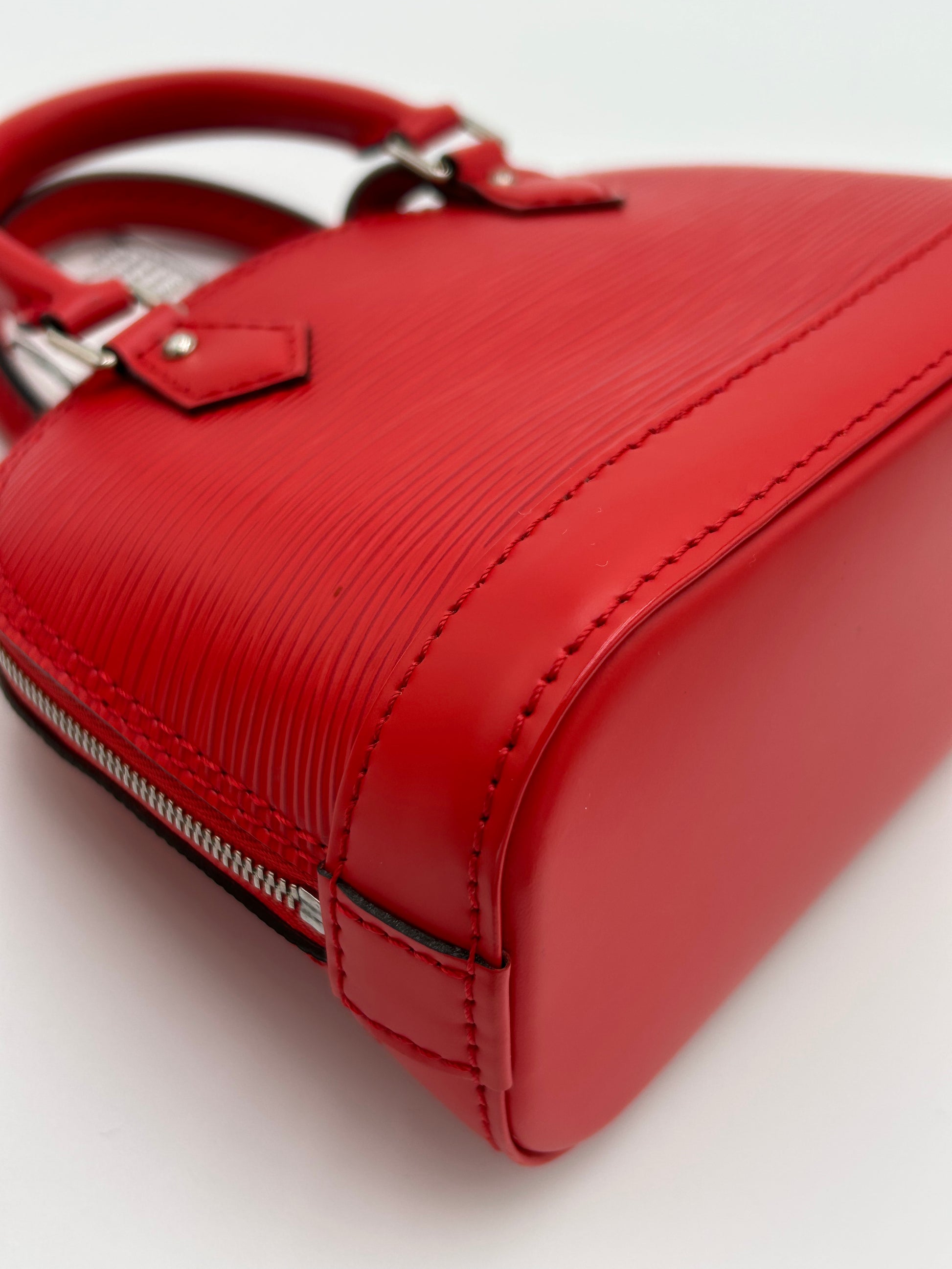 LV Alma Nano
