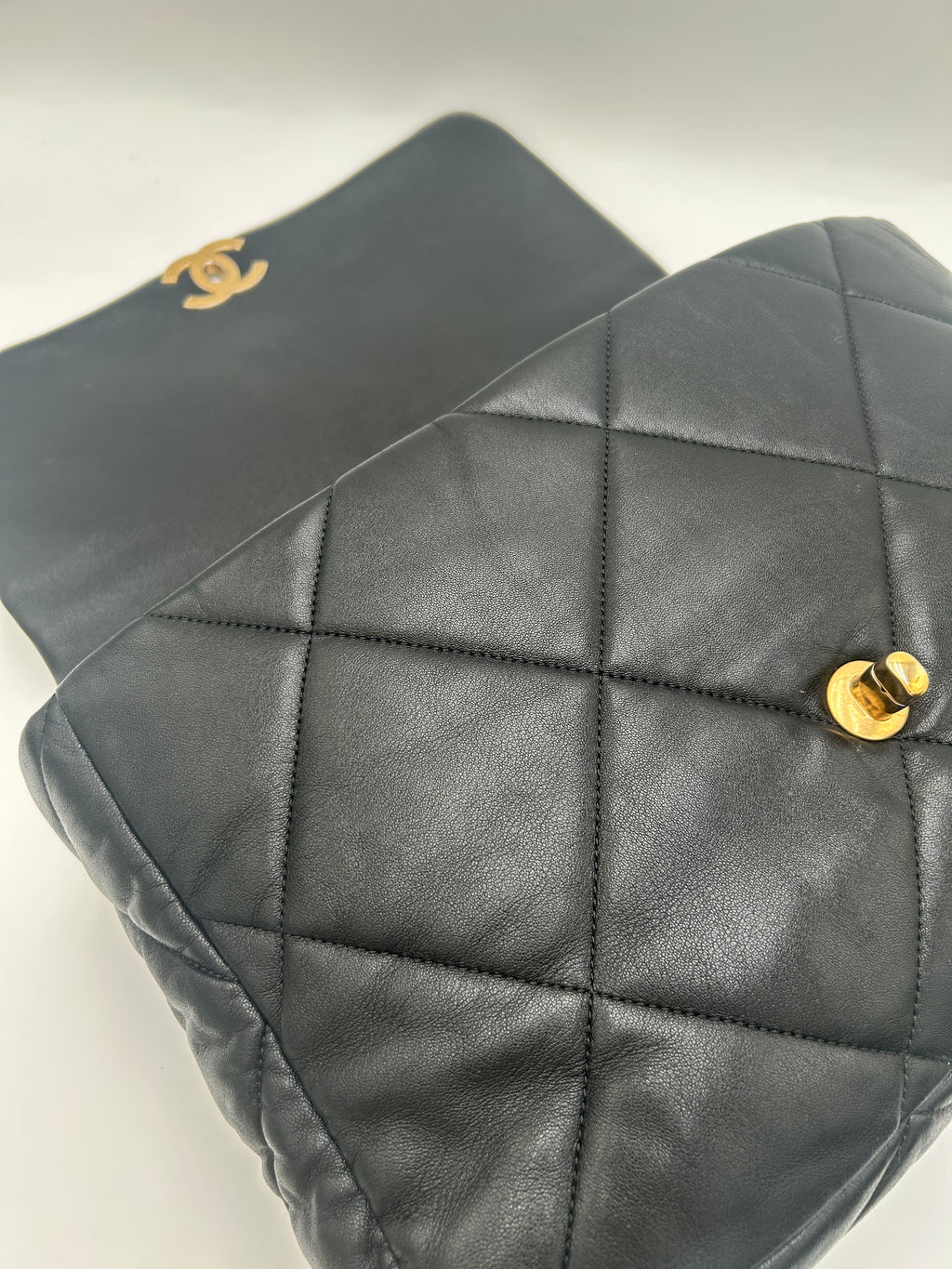 Chanel C19 Maxi