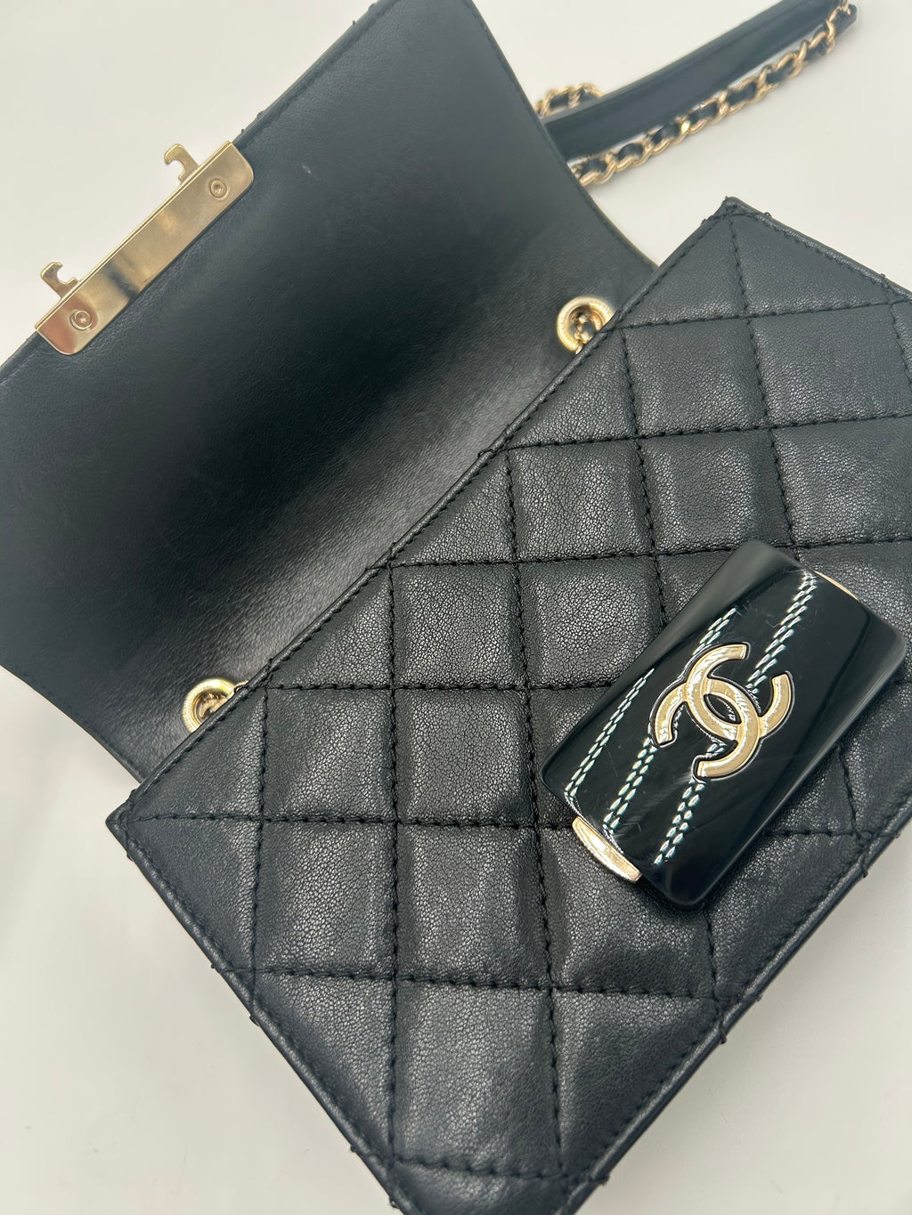Chanel Beauty Lock Flap