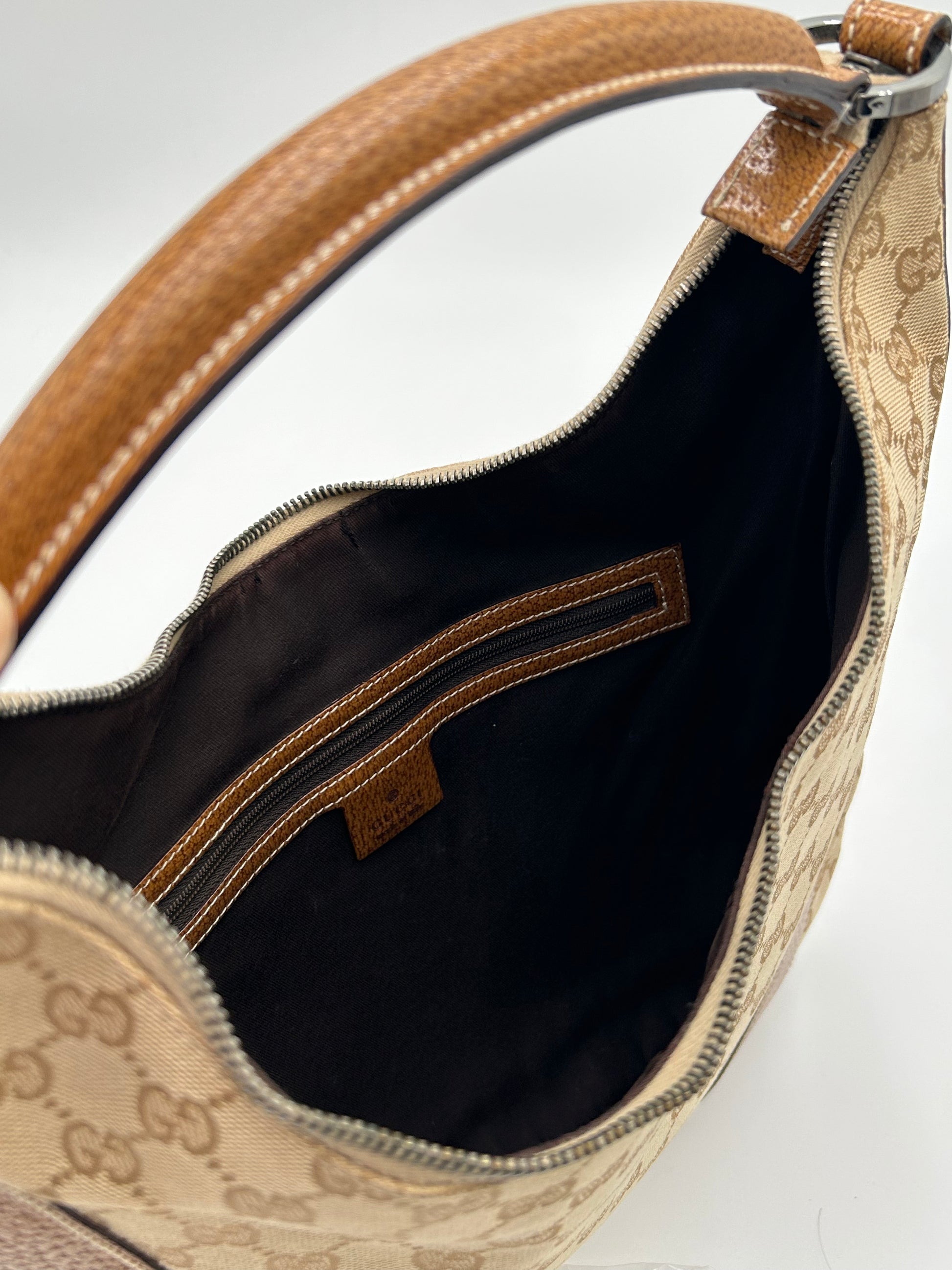 Gucci Monogram Shoulderbag