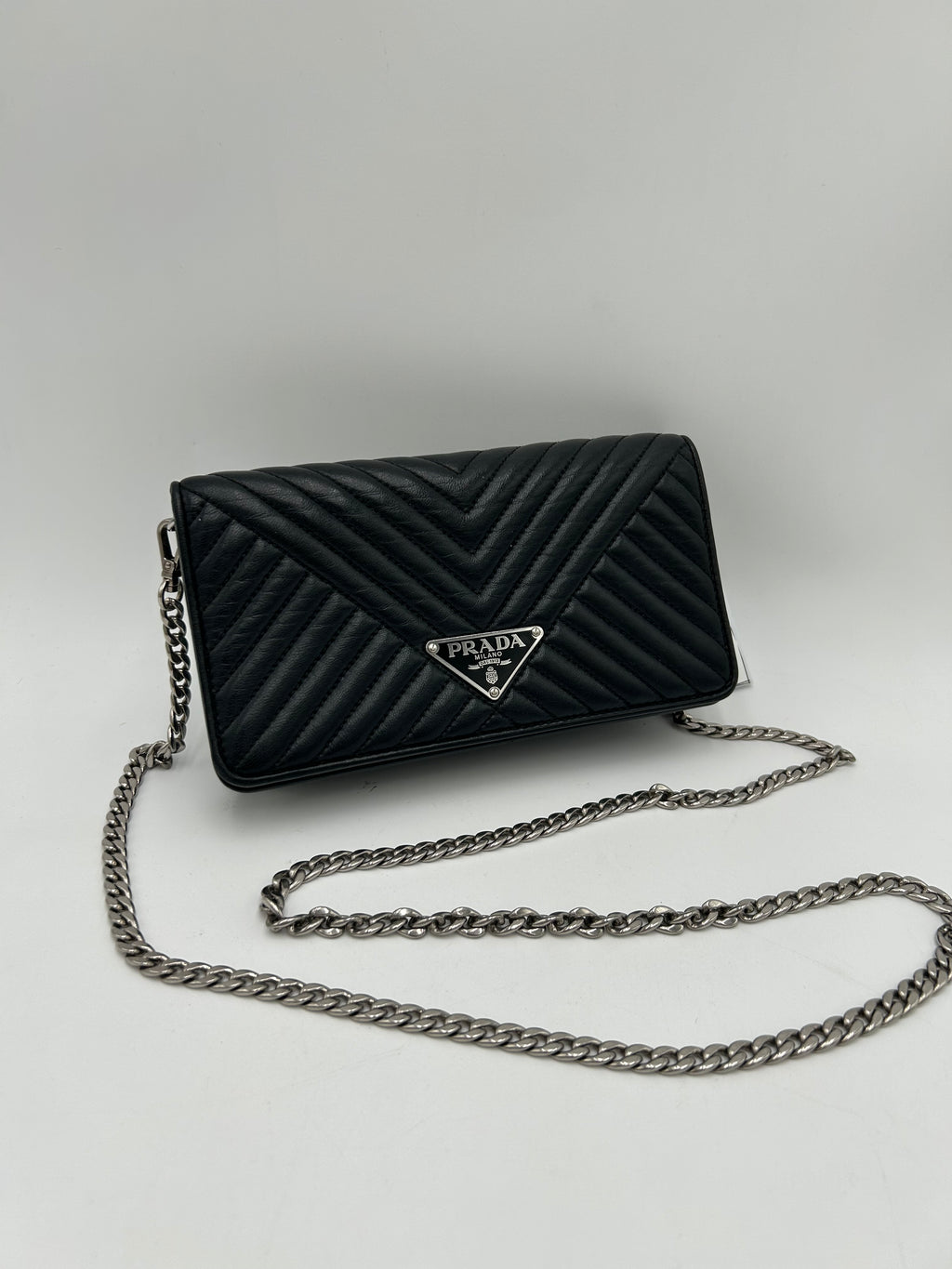 Prada Diagramme Wallet on Chain