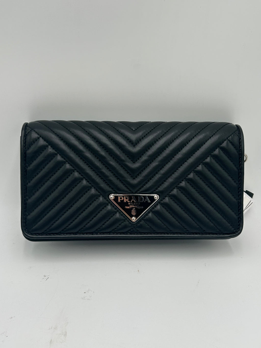 Prada Diagramme Wallet on Chain