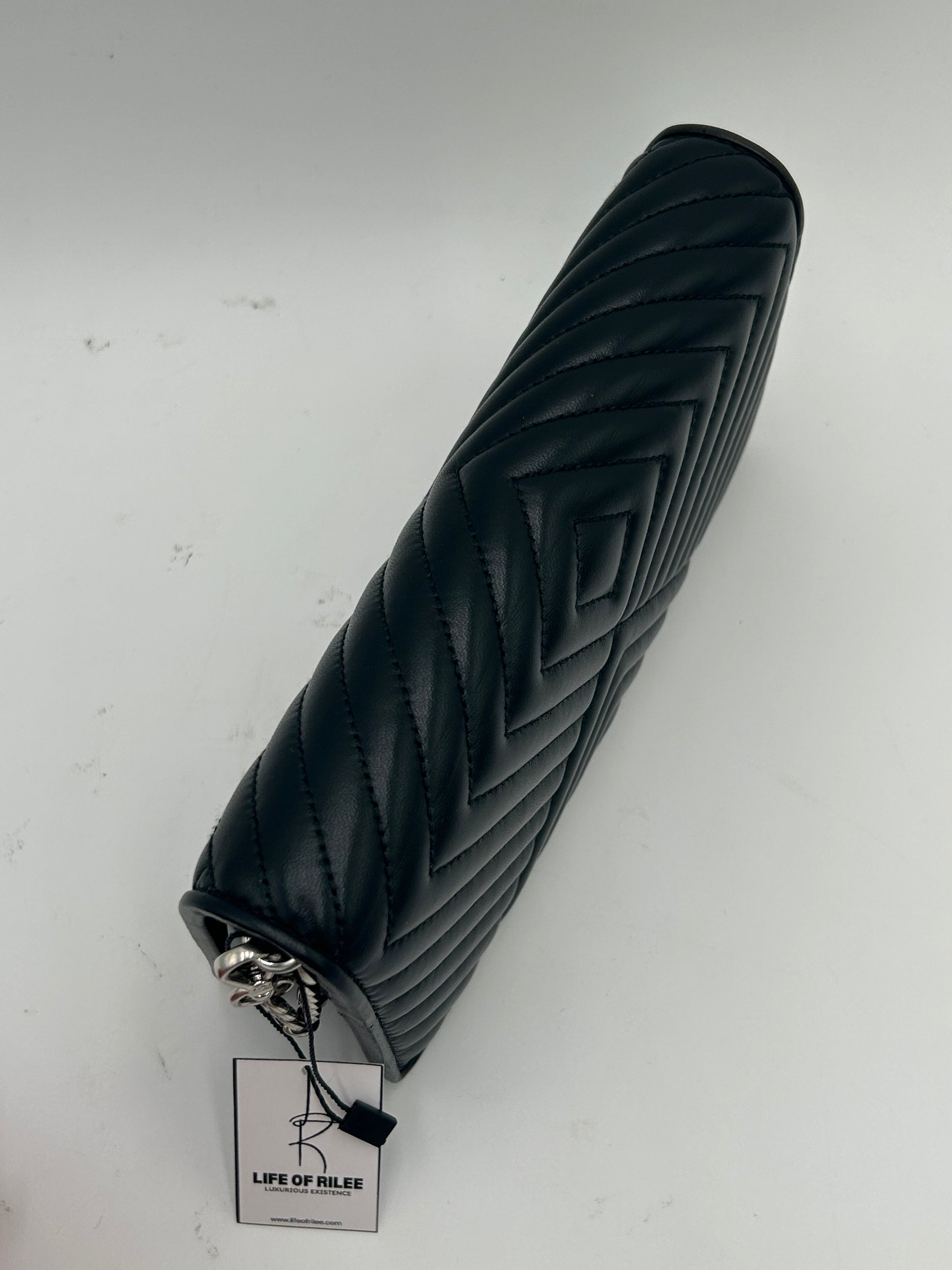 Prada Diagramme Wallet on Chain