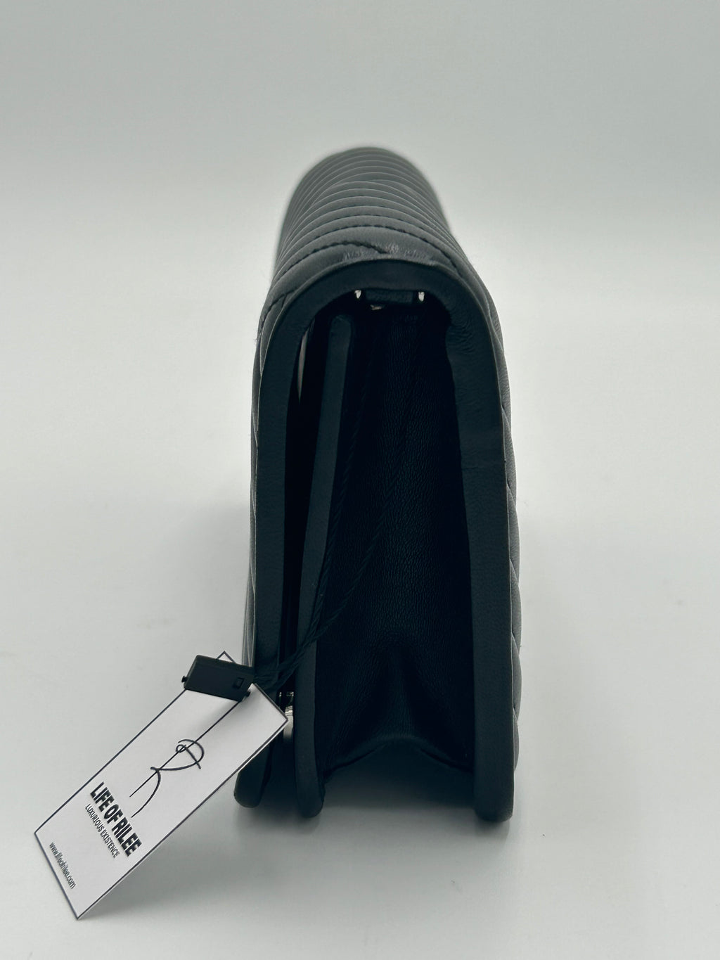 Prada Diagramme Wallet on Chain