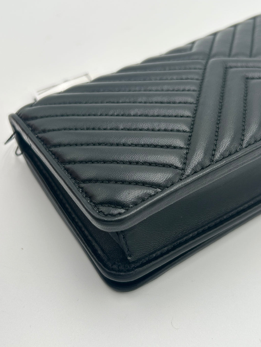 Prada Diagramme Wallet on Chain