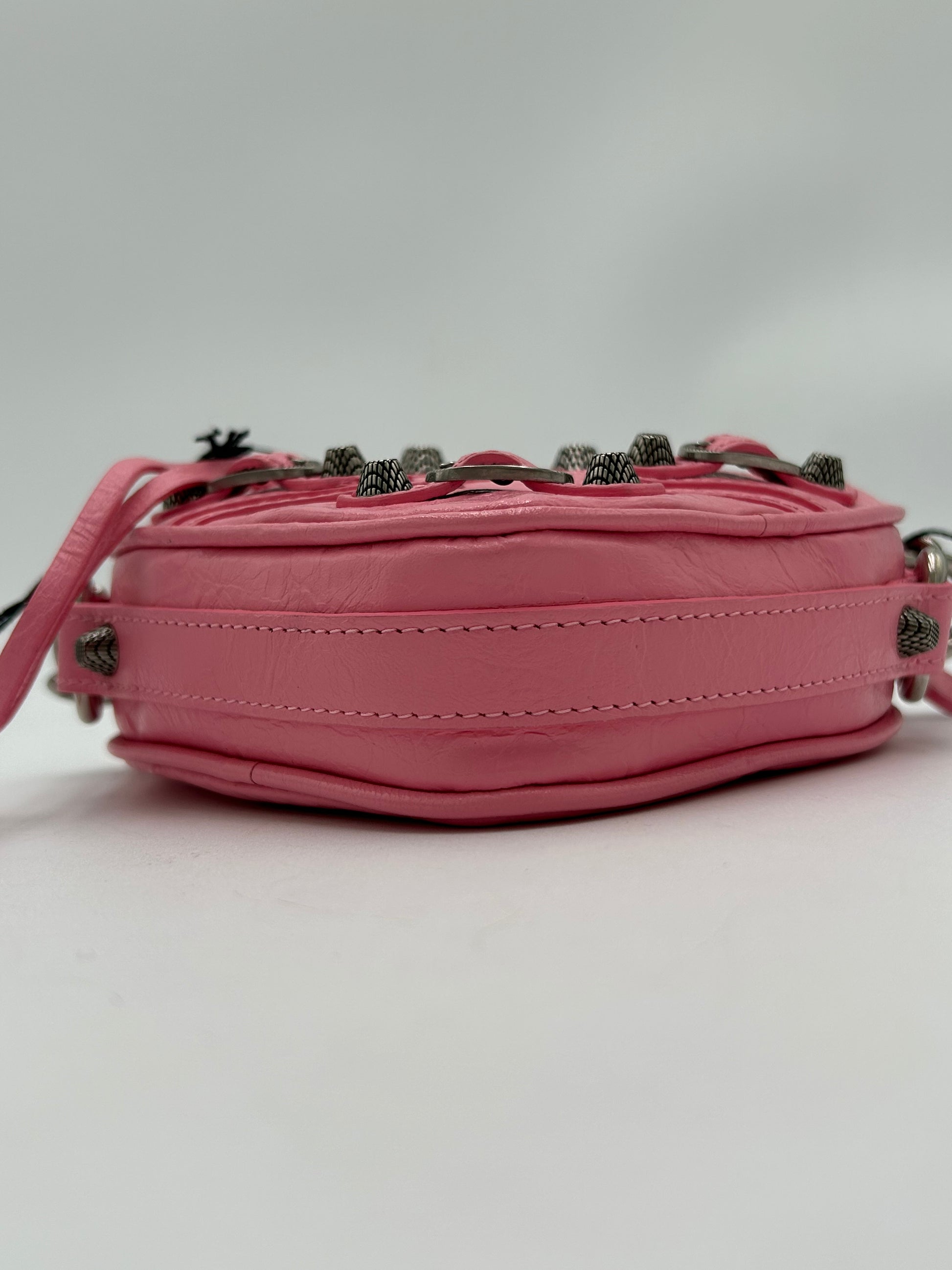 Balenciaga Le Cagole Heart