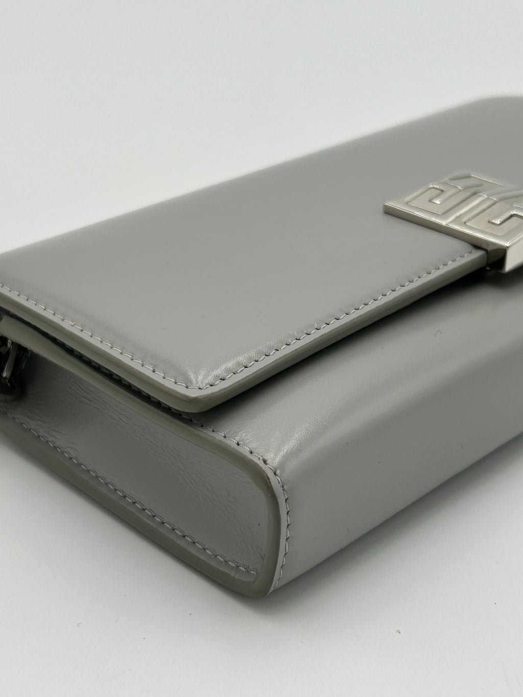 Givenchy Wallet on Chain