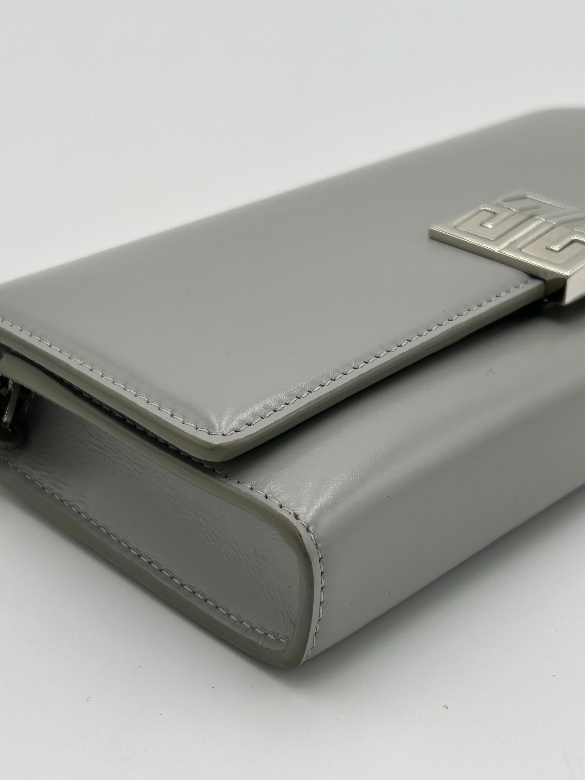 Givenchy Wallet on Chain