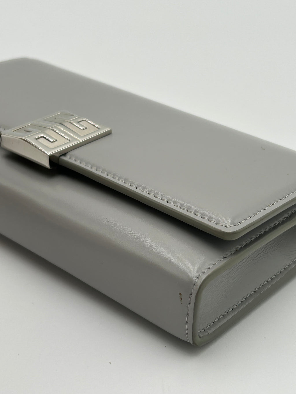 Givenchy Wallet on Chain